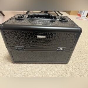 SEPHORA Embossed Makeup Traincase – Black Faux Croc Like New
